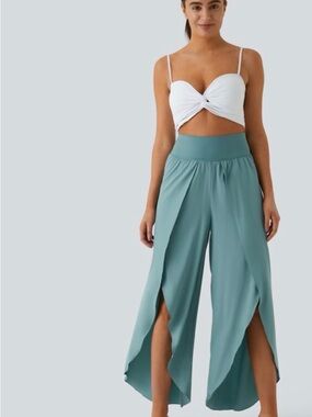 NWT Halara Breezeful Cropped Palazzo Pants in Teal